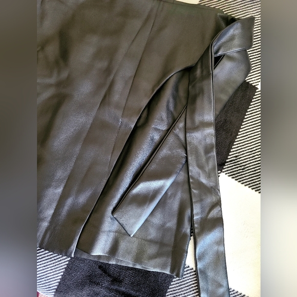 BNWT Mango mini skirt🖤 - Picture 4 of 8